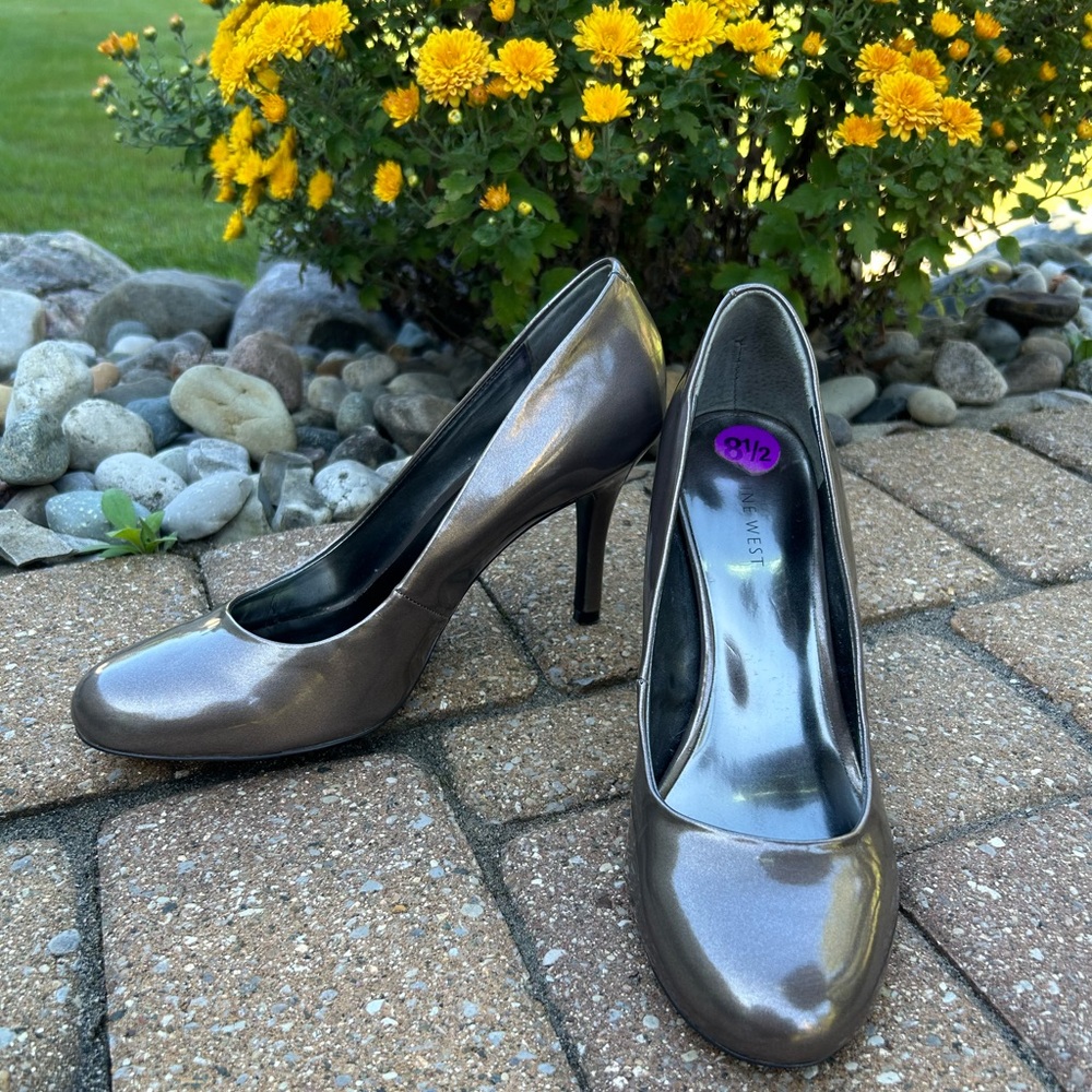 Nine West Bronze Metallic Patent Pumps Heels size 8 1/2